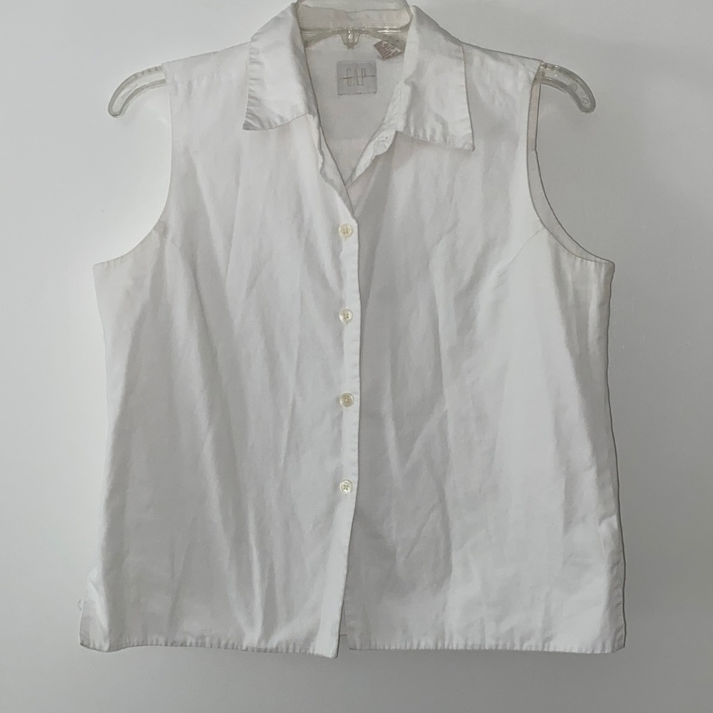 Vintage White Sleeveless Blouse